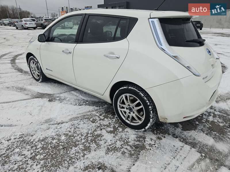 Хэтчбек Nissan Leaf 2014 в Ирпене