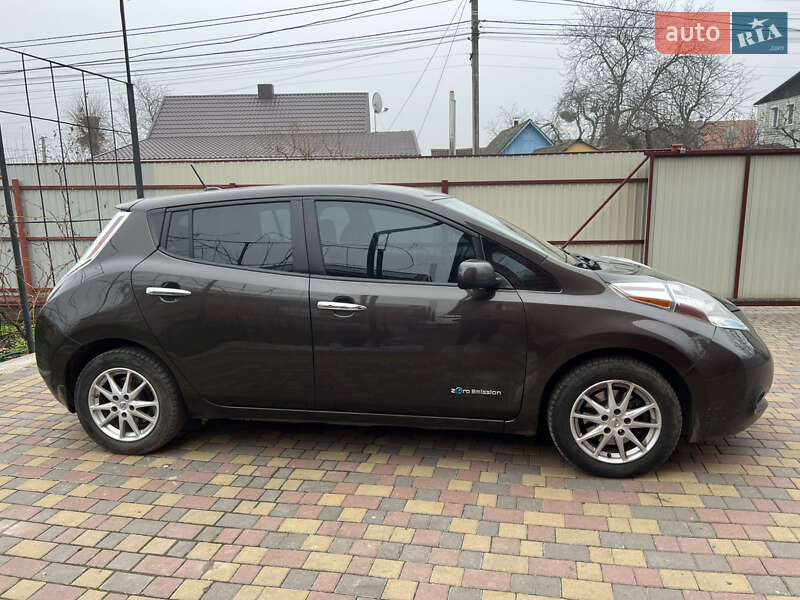 Хэтчбек Nissan Leaf 2015 в Виннице