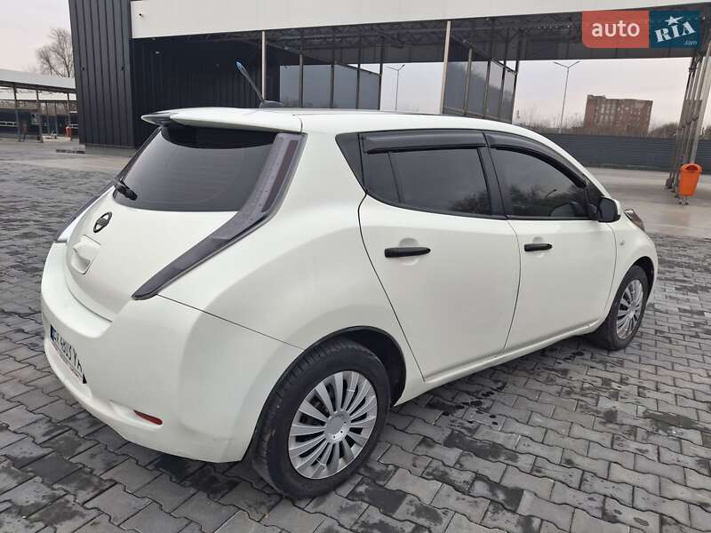Хэтчбек Nissan Leaf 2013 в Каменец-Подольском