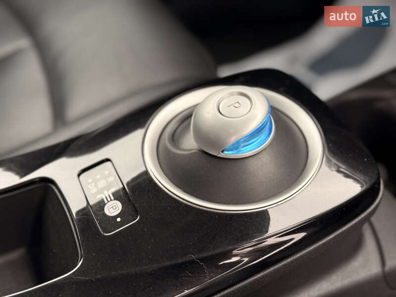 Хетчбек Nissan Leaf 2014 в Дубровиці