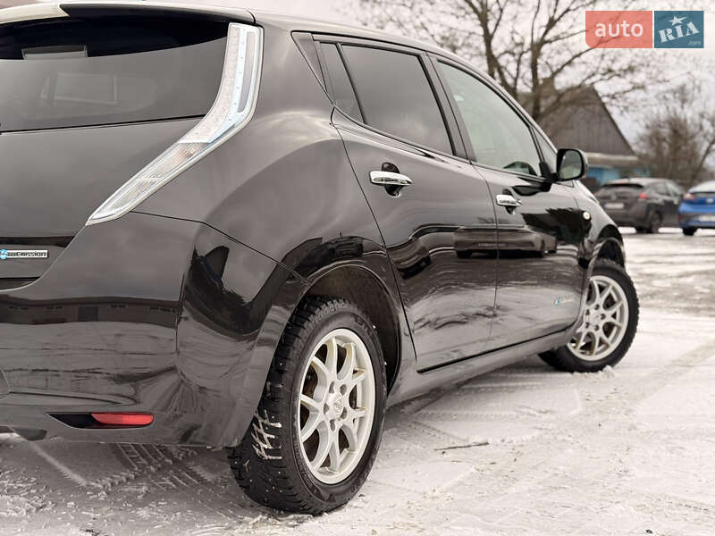 Хетчбек Nissan Leaf 2014 в Дубровиці