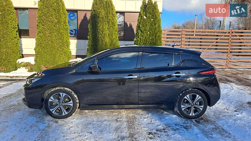Хетчбек Nissan Leaf 2018 в Дніпрі