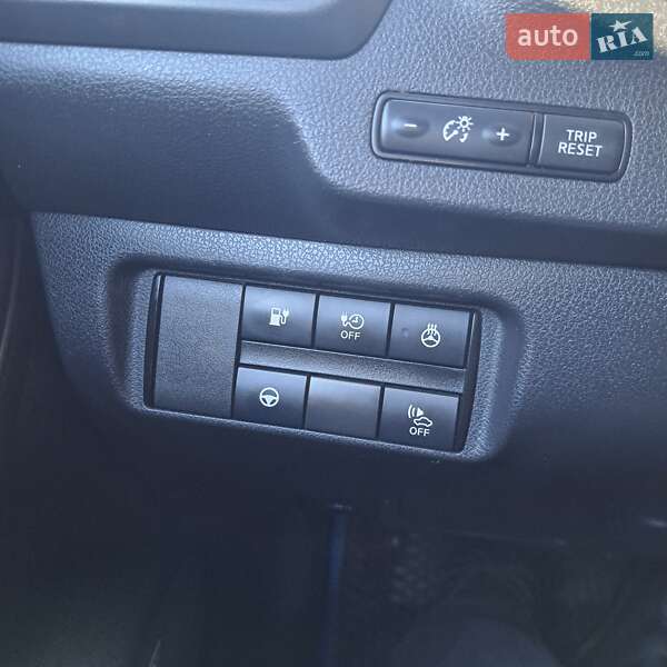 Хетчбек Nissan Leaf 2018 в Дніпрі