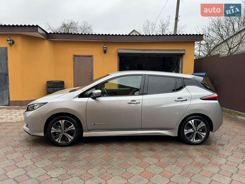 Хэтчбек Nissan Leaf 2019 в Ровно
