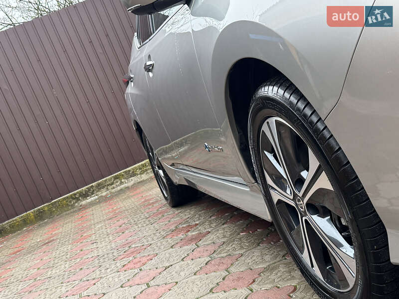 Хэтчбек Nissan Leaf 2019 в Ровно