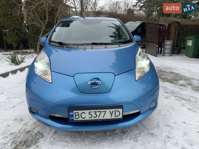 Хэтчбек Nissan Leaf 2011 в Львове