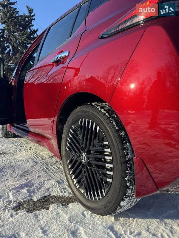 Хетчбек Nissan Leaf 2024 в Дніпрі