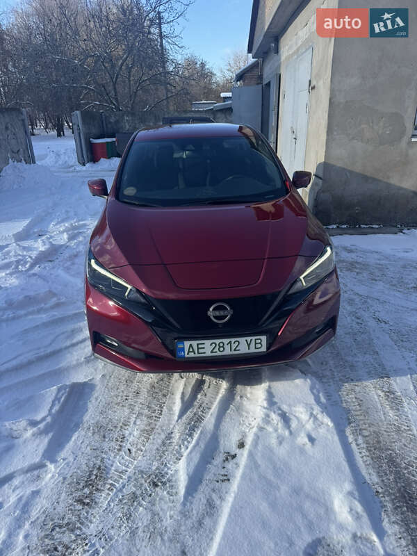 Хетчбек Nissan Leaf 2024 в Дніпрі