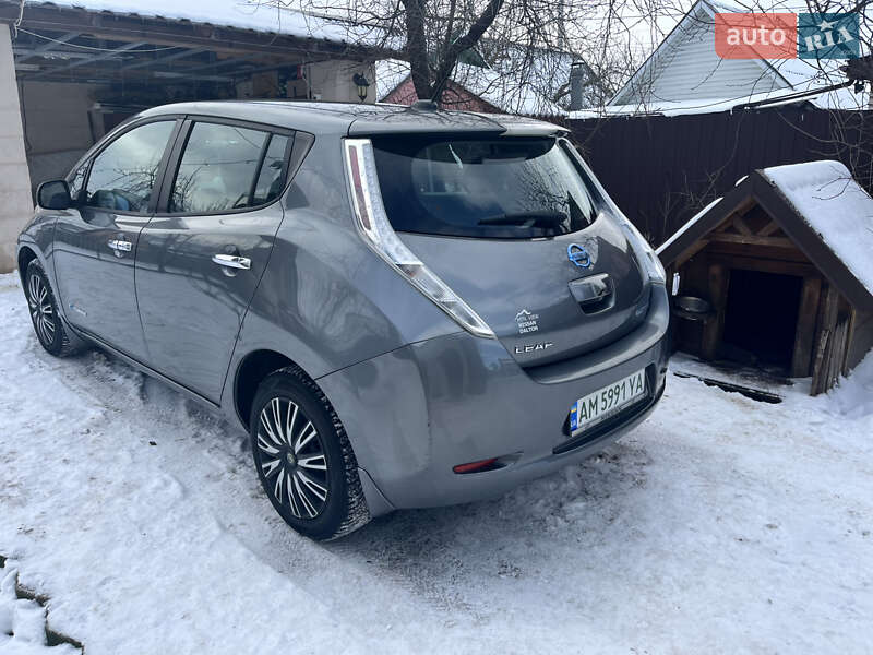 Хетчбек Nissan Leaf 2015 в Житомирі