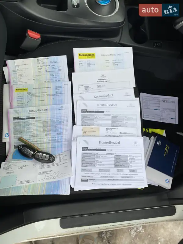 Хетчбек Nissan Leaf 2015 в Чернівцях документ