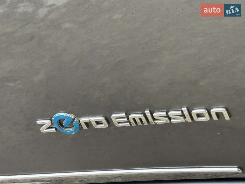 Хэтчбек Nissan Leaf 2013 в Дрогобыче