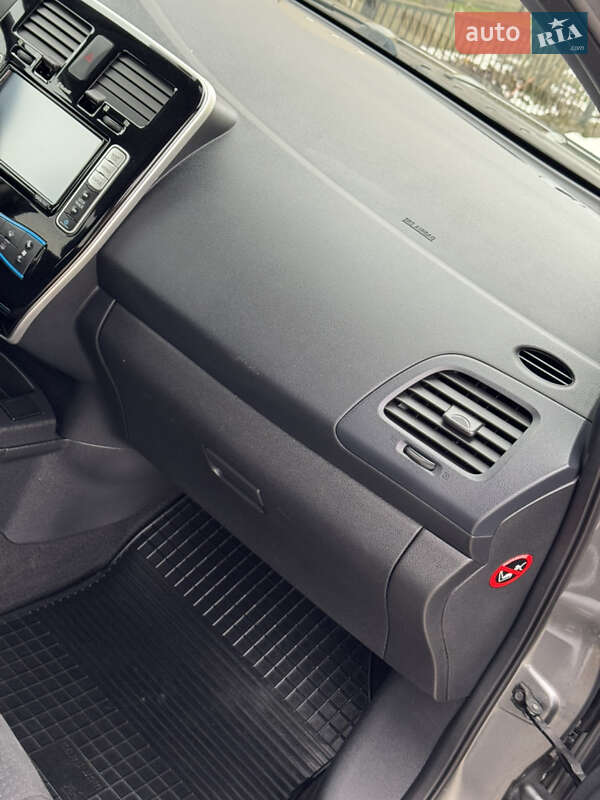 Хэтчбек Nissan Leaf 2013 в Дрогобыче