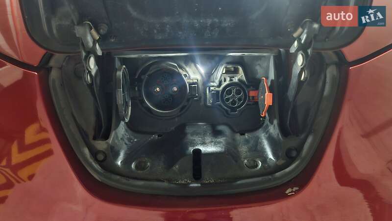 Хетчбек Nissan Leaf 2013 в Львові фото 5 Хетчбек Nissan Leaf 2013 в Львові