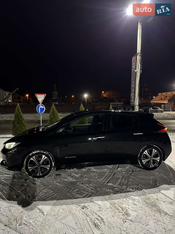Хэтчбек Nissan Leaf 2018 в Каменец-Подольском