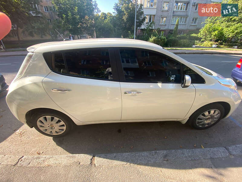 Хэтчбек Nissan Leaf 2014 в Виннице