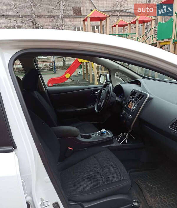 Хэтчбек Nissan Leaf 2014 в Виннице