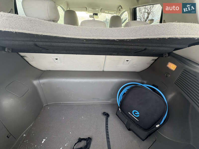 Хэтчбек Nissan Leaf 2012 в Луцке