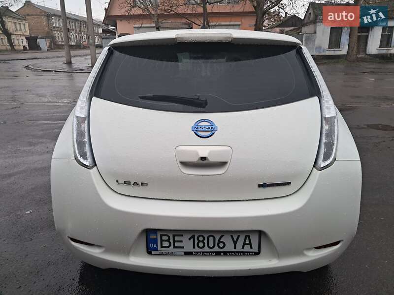 Хэтчбек Nissan Leaf 2013 в Николаеве