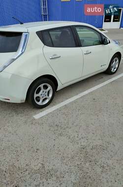 Хэтчбек Nissan Leaf 2012 в Одессе