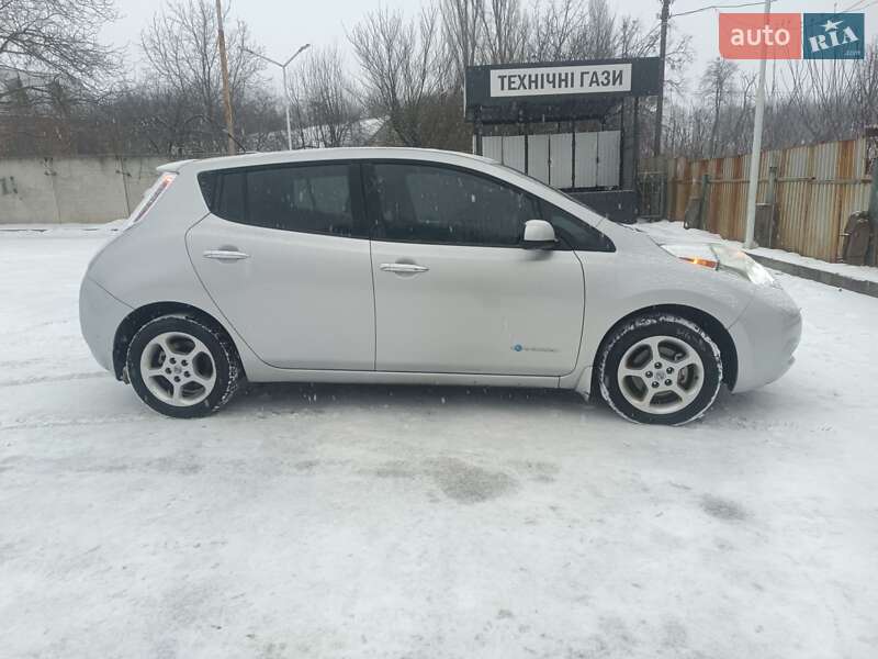 Хетчбек Nissan Leaf 2013 в Вінниці фото 2 Хетчбек Nissan Leaf 2013 в Вінниці