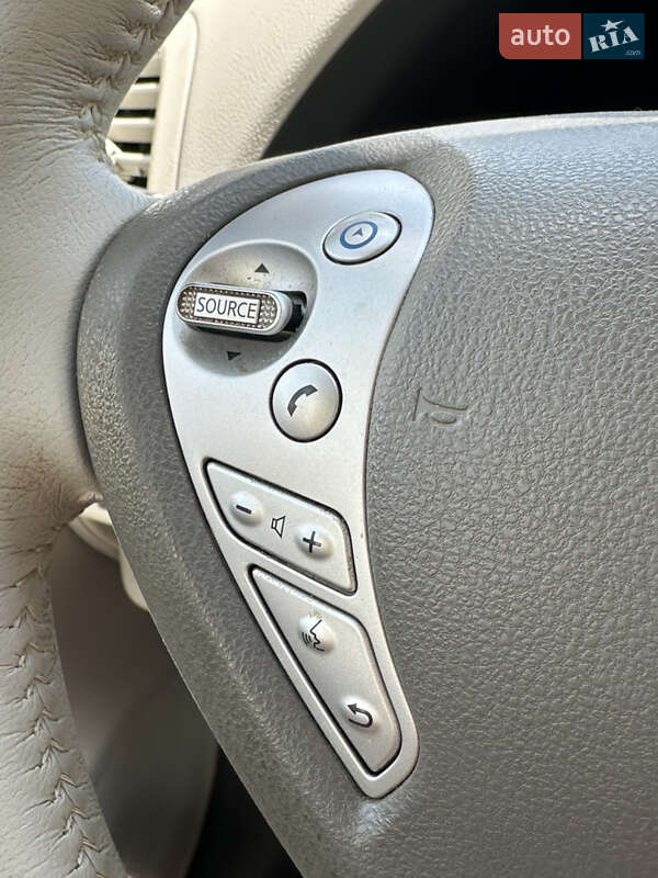 Хэтчбек Nissan Leaf 2012 в Львове