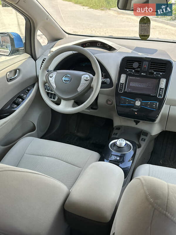 Хэтчбек Nissan Leaf 2012 в Львове