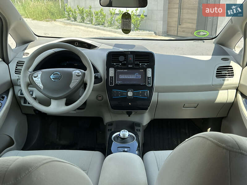 Хэтчбек Nissan Leaf 2012 в Львове