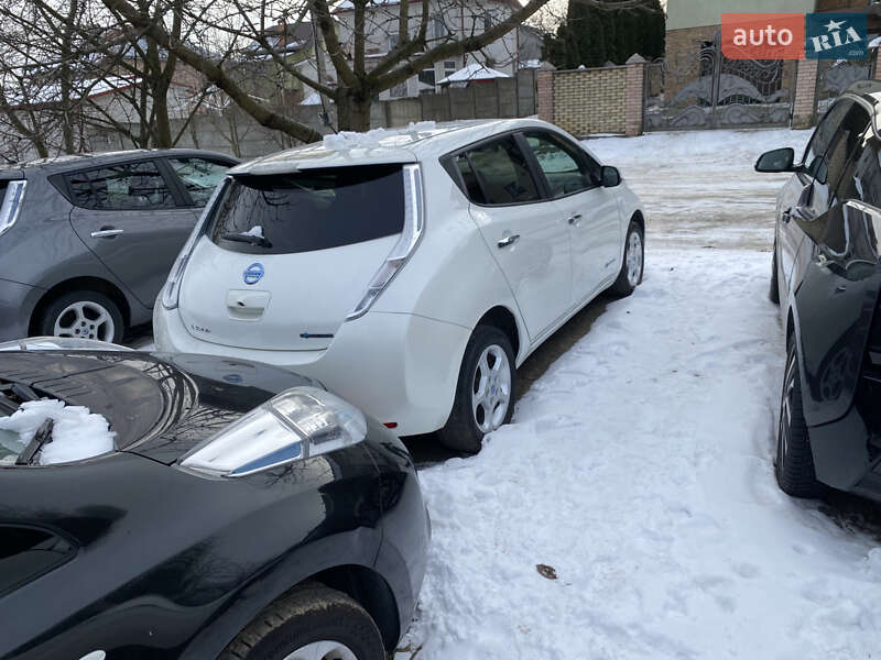 Хэтчбек Nissan Leaf 2014 в Черновцах