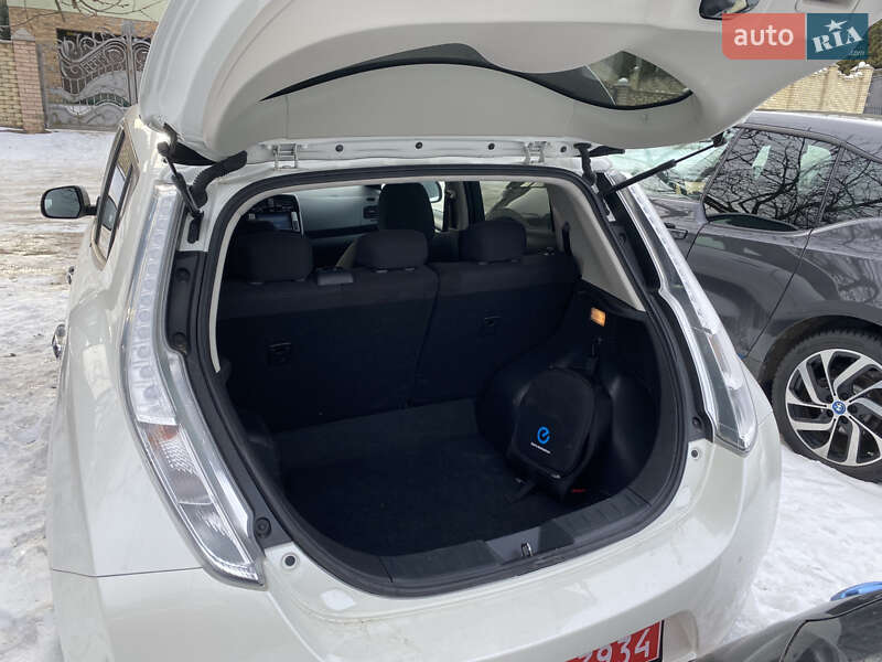Хэтчбек Nissan Leaf 2014 в Черновцах