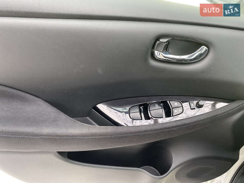 Хэтчбек Nissan Leaf 2014 в Черновцах