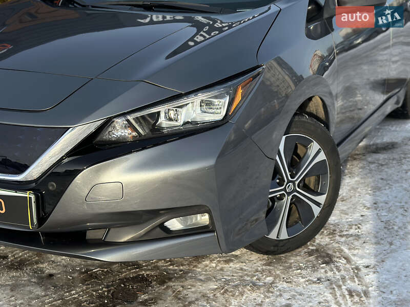 Хэтчбек Nissan Leaf 2022 в Шептицькому