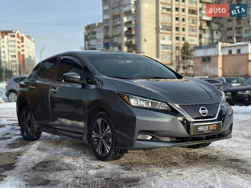Хэтчбек Nissan Leaf 2022 в Шептицькому