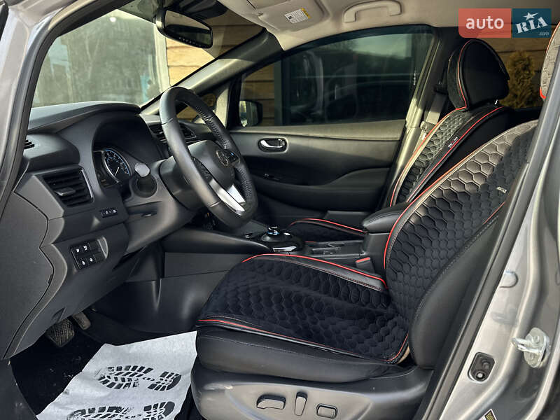 Хэтчбек Nissan Leaf 2022 в Шептицькому