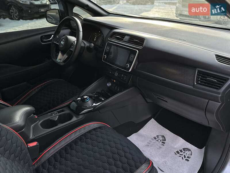 Хэтчбек Nissan Leaf 2022 в Шептицькому