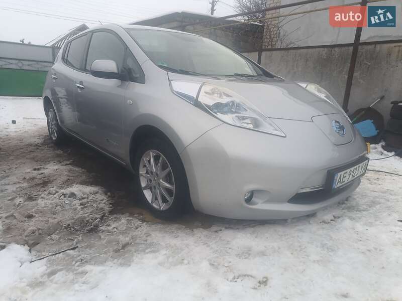 Хэтчбек Nissan Leaf 2012 в Кривом Роге