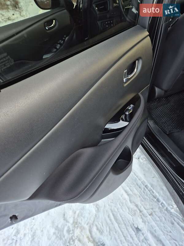 Хэтчбек Nissan Leaf 2018 в Луцке