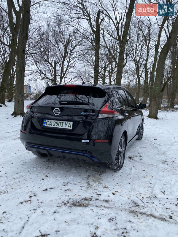 Хэтчбек Nissan Leaf 2017 в Тальном