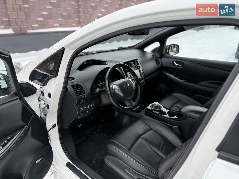 Хэтчбек Nissan Leaf 2014 в Ровно