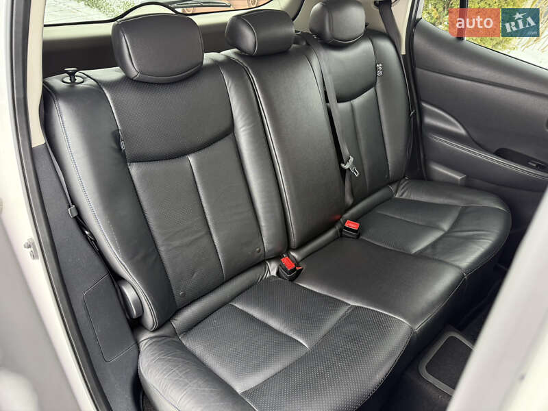 Хэтчбек Nissan Leaf 2014 в Ровно