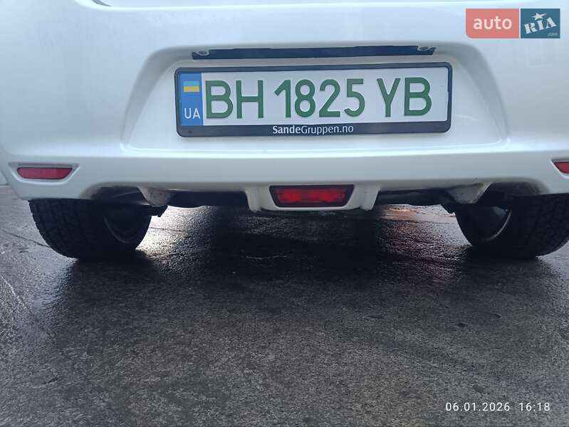 Хэтчбек Nissan Leaf 2014 в Одессе