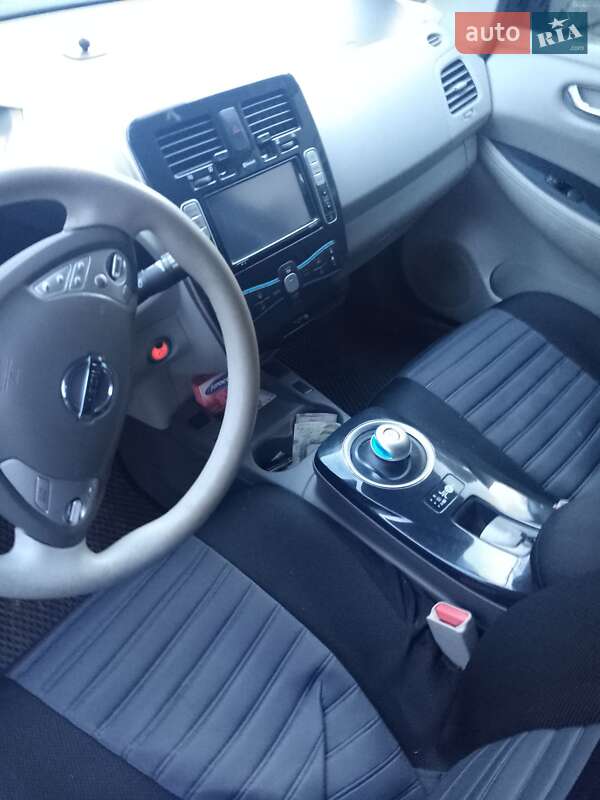 Хэтчбек Nissan Leaf 2011 в Коломые