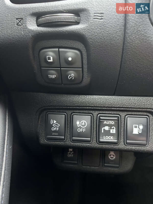 Хэтчбек Nissan Leaf 2014 в Полтаве