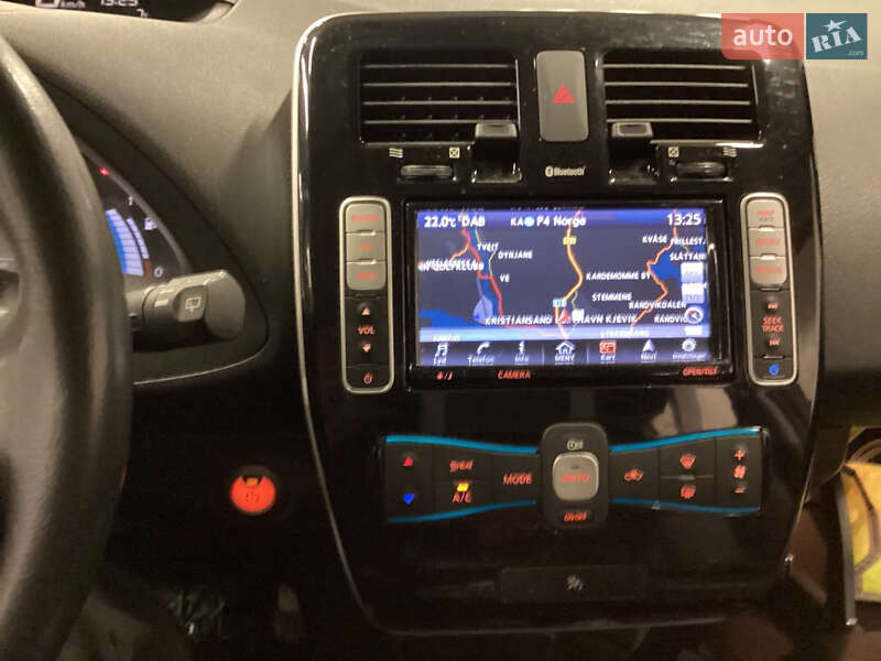 Хэтчбек Nissan Leaf 2016 в Умани