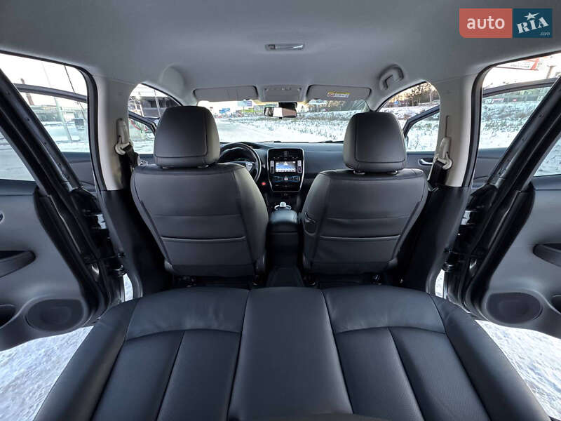 Хэтчбек Nissan Leaf 2017 в Львове