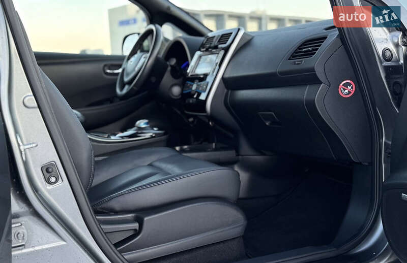 Хэтчбек Nissan Leaf 2017 в Львове