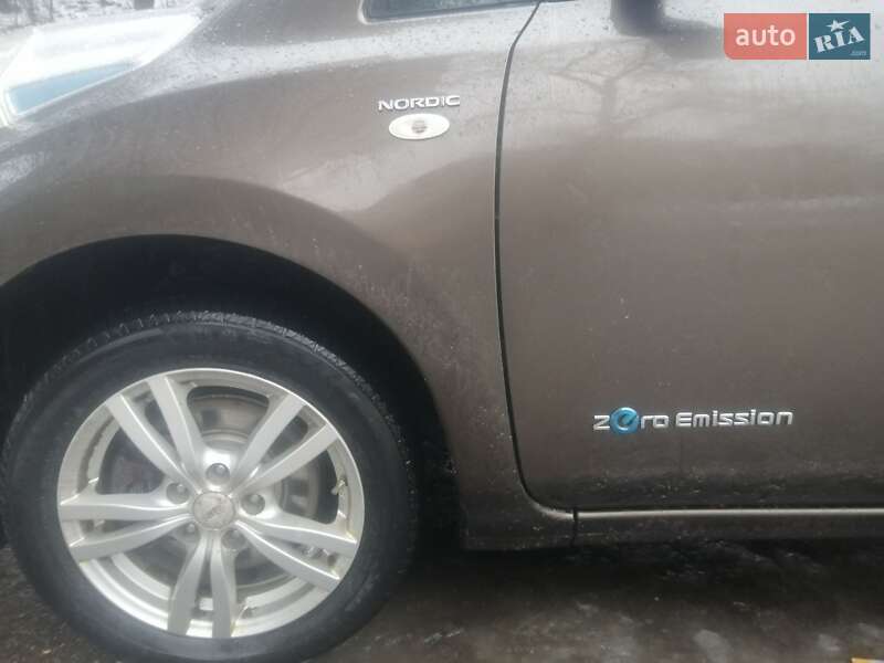 Хэтчбек Nissan Leaf 2016 в Харькове