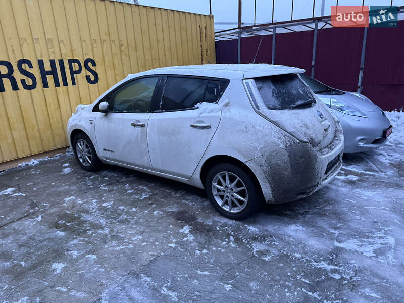 Хэтчбек Nissan Leaf 2017 в Умани