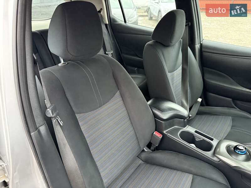 Хэтчбек Nissan Leaf 2018 в Кропивницком