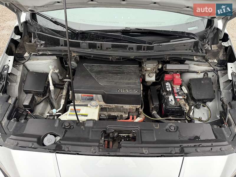 Хэтчбек Nissan Leaf 2018 в Кропивницком