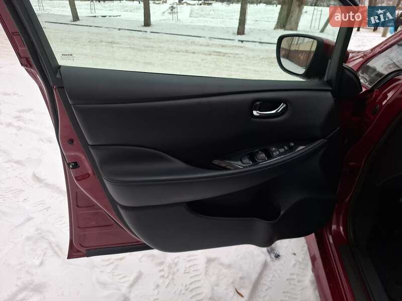 Хетчбек Nissan Leaf 2018 в Звягелі фото 17 Хетчбек Nissan Leaf 2018 в Звягелі